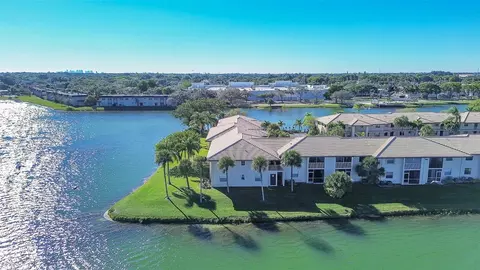 5510 Lakeside #207, Margate, FL 33063