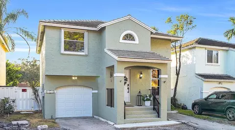 9930 NW 2nd Ct, Plantation, FL 33324