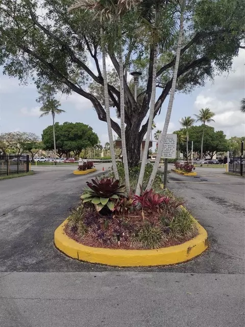 3301 NW 47 #207, Lauderdale Lakes, FL 33319