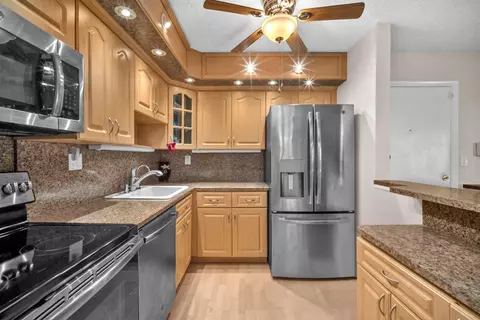 10965 W Clairmont Cir #105, Tamarac, FL 33321