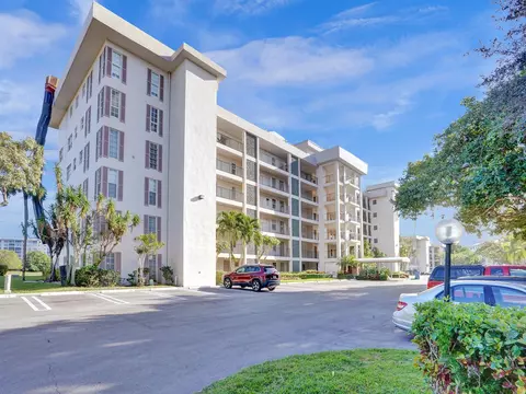 2850 N Palm Aire Dr #302, Pompano Beach, FL 33069