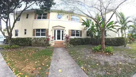 723 NE 91st St #4C, Miami Shores, FL 33138