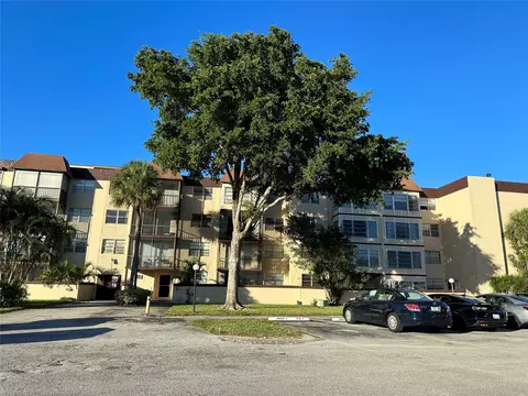 7300 NW 17th St #109, Plantation, FL 33313