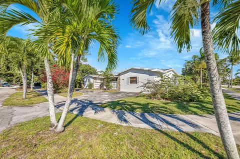 17355 NE 7th Ave, Miami, FL 33162