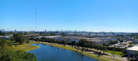 4350 Hillcrest Dr #910, Hollywood, FL 33021