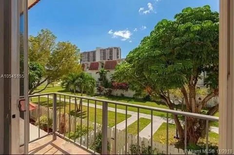 1655 NE 115th St #44B, Miami, FL 33181