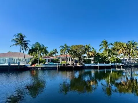 2225 NE 16th Ave, Wilton Manors, FL 33305