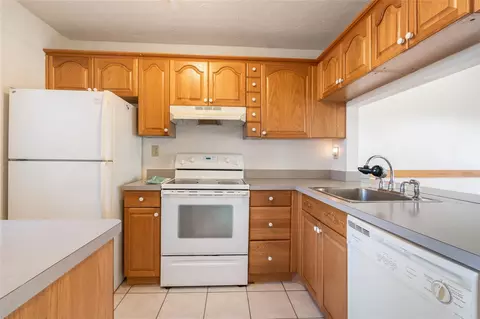 10405 Sunrise Lakes Blvd #302, Sunrise, FL 33322