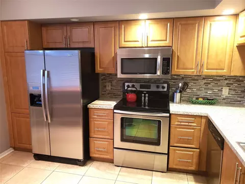 10382 NW 24th Pl #303, Sunrise, FL 33322