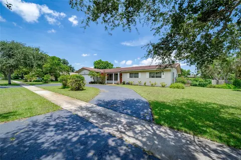352 SW 63rd, Plantation, FL 33317