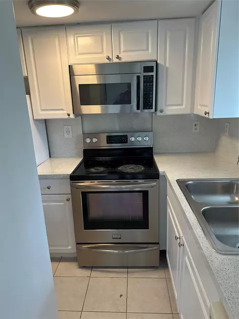 1501 Crescent Cir #A7, Lake Park, FL 33403