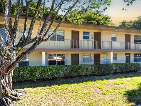 251 NW 76th Ave #104, Margate, FL 33063