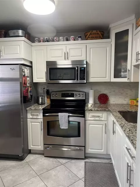 10434 Sunrise Lks #104, Sunrise, FL 33322
