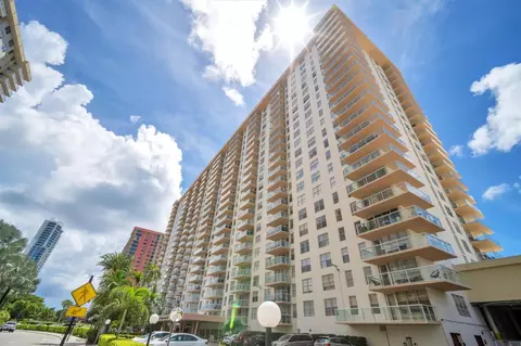 230 174th St #814, Sunny Isles Beach, FL 33160