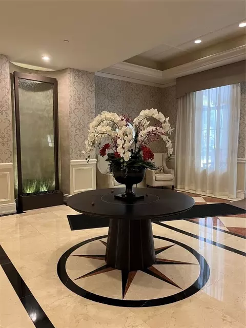 16102 Emerald Ests #409, Weston, FL 33331