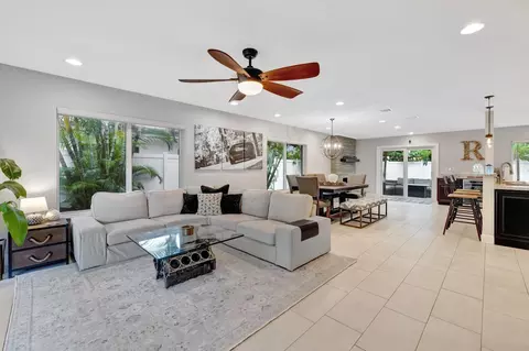 2940 NW 8th, Wilton Manors, FL 33311
