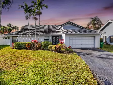 332 NW 107th Ave, Coral Springs, FL 33071