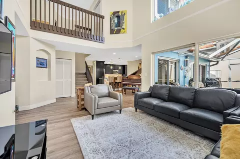 1025 Silverbell St, Hollywood, FL 33019