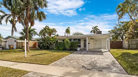 918 SE 16th Pl, Deerfield Beach, FL 33441