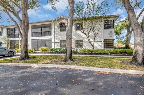 5259 Europa Dr #G, Boynton Beach, FL 33437