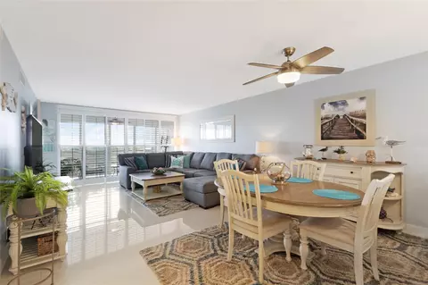 605 Oaks Dr #904, Pompano Beach, FL 33069