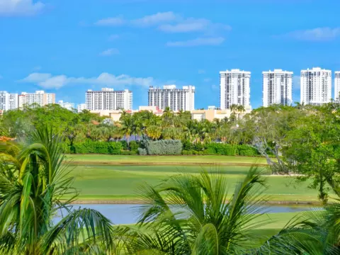 600 NE 14th Ave #523, Hallandale Beach, FL 33009
