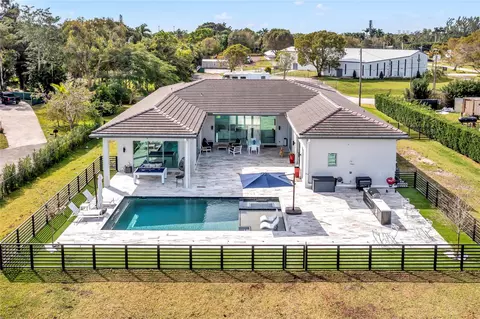 3810 NW 92nd Ave, Hollywood, FL 33024