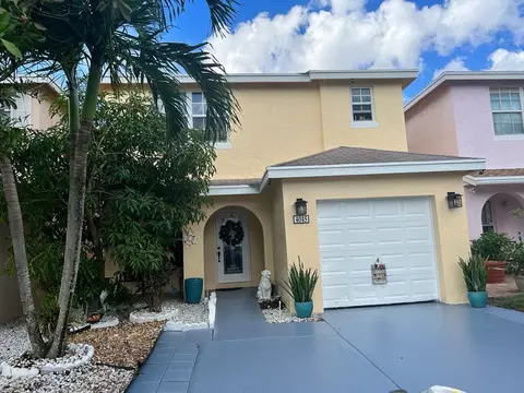 4045 Eastridge Dr, Pompano Beach, FL 33064