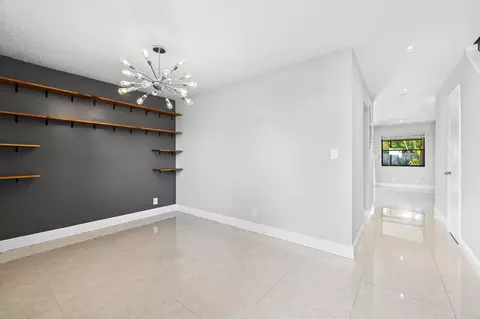 2127 NE 11th Ave, Wilton Manors, FL 33305