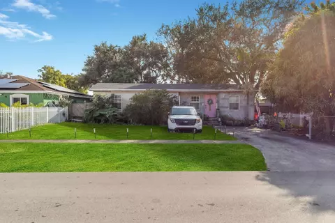2250 NW 154th St, Opa Locka, FL 33054