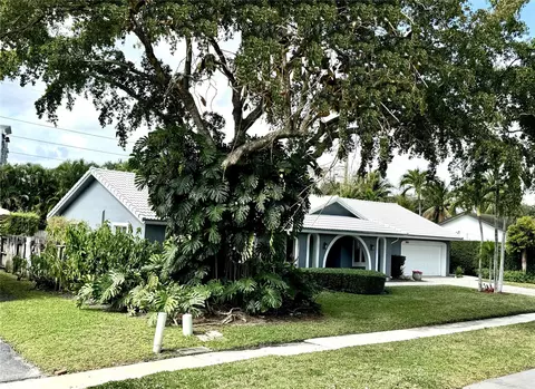 1901 SW 75th Ter, Plantation, FL 33317