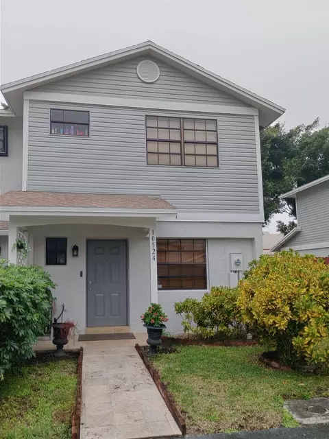 10524 NW 3rd St #6, Pembroke Pines, FL 33026