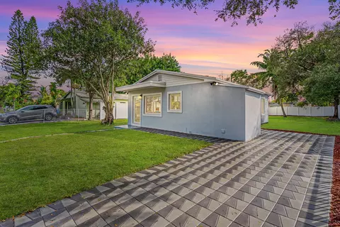 3920 SW 27th St, West Park, FL 33023
