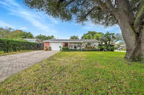 2011 N 56th Way, Hollywood, FL 33021