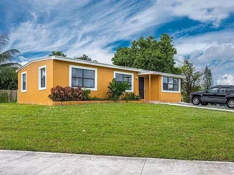 3105 Ocean Pkwy, Boynton Beach, FL 33435