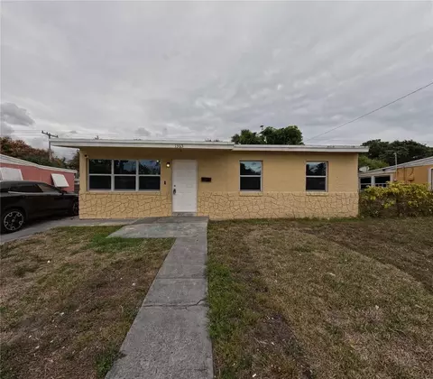 1365 11th, West Palm Beach, FL 33401