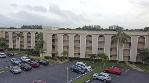 3231 Holiday Springs Blvd #401, Margate, FL 33063