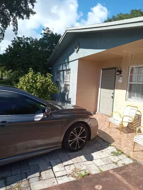 2941 NW 9th Pl, Fort Lauderdale, FL 33311
