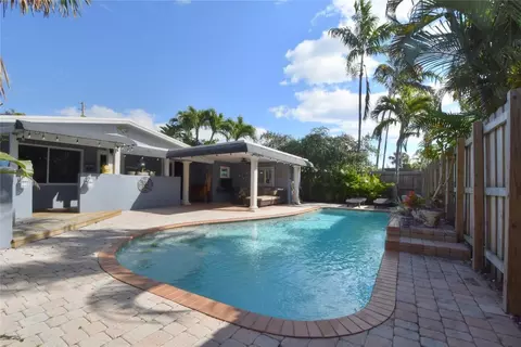 909 NE 18, Fort Lauderdale, FL 33305