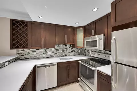 101 E Mcnab Rd #411, Pompano Beach, FL 33060