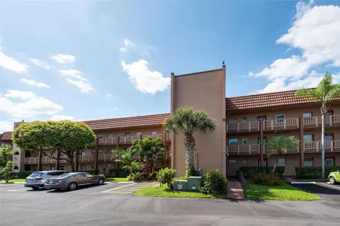 9540 Sunrise Lakes Blvd #303, Sunrise, FL 33322