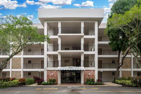 2900 N Palm Aire #303, Pompano Beach, FL 33069