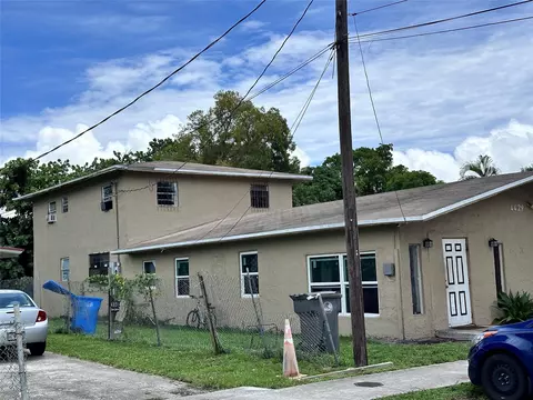4429 SW 21st St, West Park, FL 33023