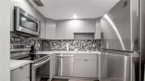 410 SE 11th #1, Fort Lauderdale, FL 33316