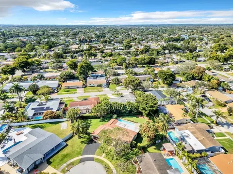 10451 NW 19th, Pembroke Pines, FL 33026