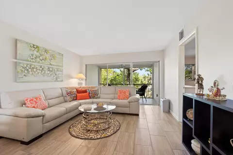 6070 NW 64th Ave #303, Tamarac, FL 33319