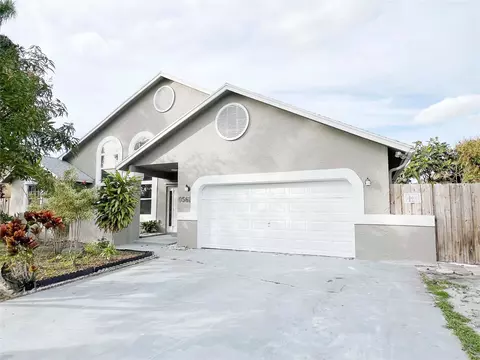 9561 SW 8th St, Pembroke Pines, FL 33025