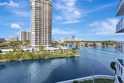 20515 E Country Club Dr #742, Miami, FL 33180