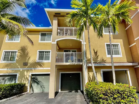 6426 Emerald Dunes Dr #203, West Palm Beach, FL 33411