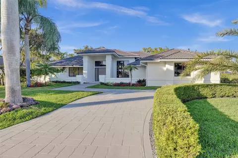 4701 Pine Tree Dr, Boynton Beach, FL 33436